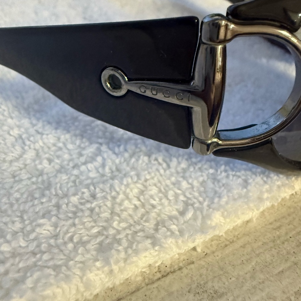 Gucci Horsebit Early 2000's Wrap Shield Sunglasses (Vintage) - Picture 9 of 12